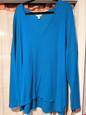 Time and Tru Teal Ribbed V-Neck Sweater